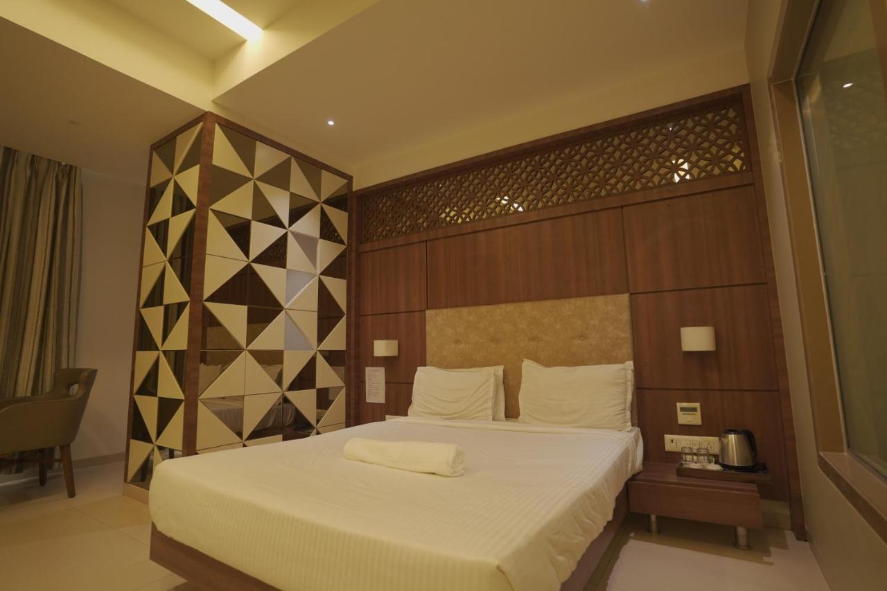 Hotel Mathoshree ثين المظهر الخارجي الصورة