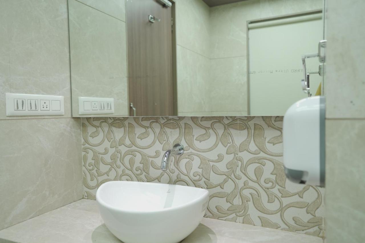 Hotel Mathoshree ثين المظهر الخارجي الصورة