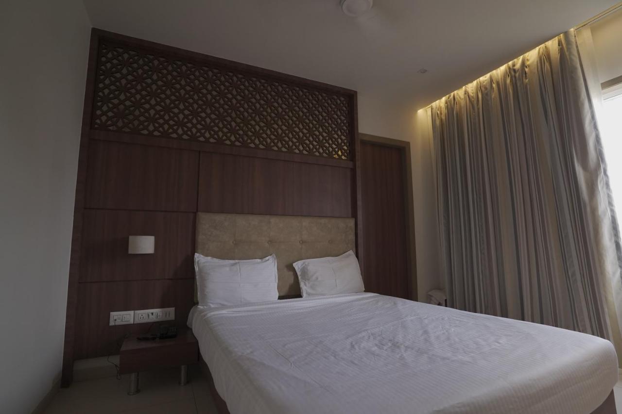 Hotel Mathoshree ثين المظهر الخارجي الصورة